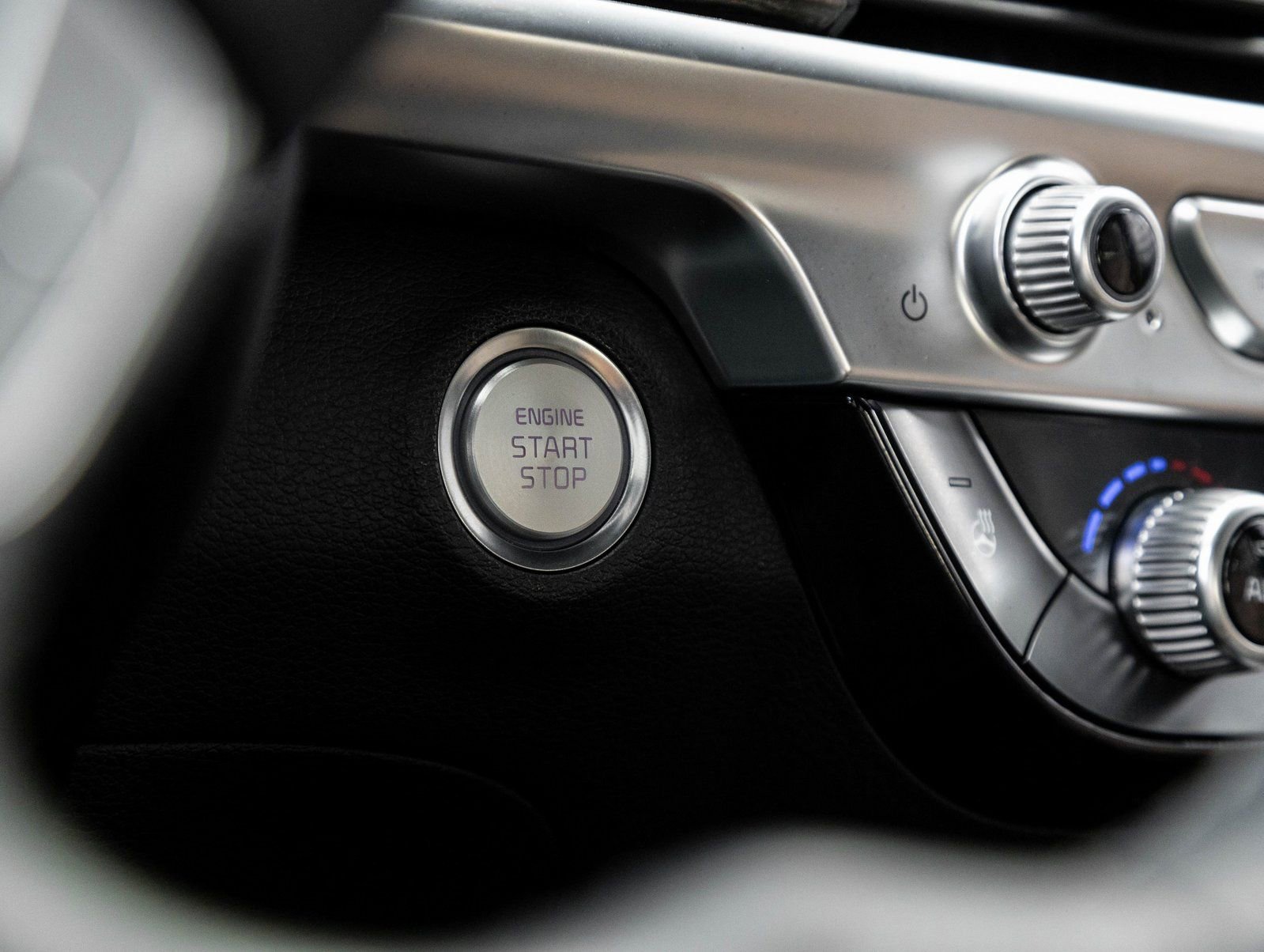 Used 2020 Kia Telluride SX w/ SX Prestige Package image 17