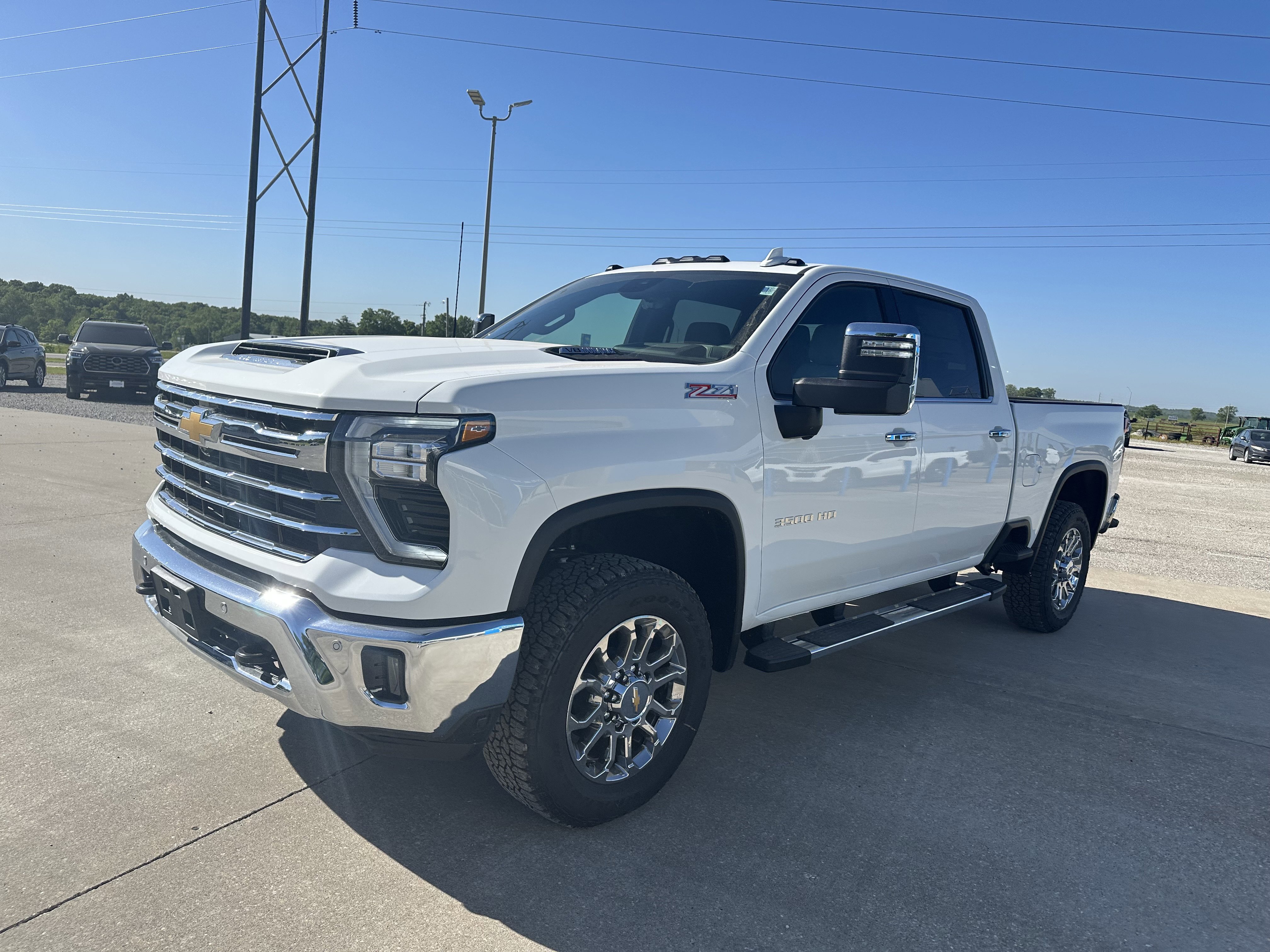 New 2026 Chevrolet Silverado 3500 LTZ w/ LTZ Convenience Package AWD/4WD image 9