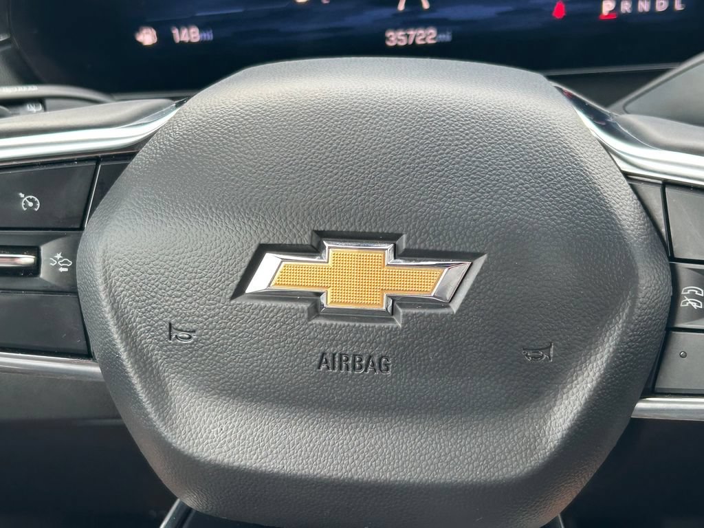 Used 2025 Chevrolet Traverse LT FWD image 36