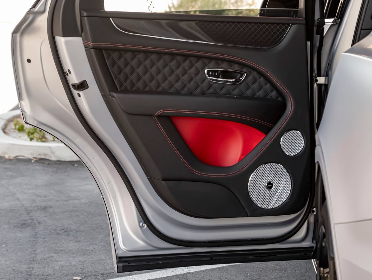 Certified 2025 Bentley Bentayga AWD/4WD image 24