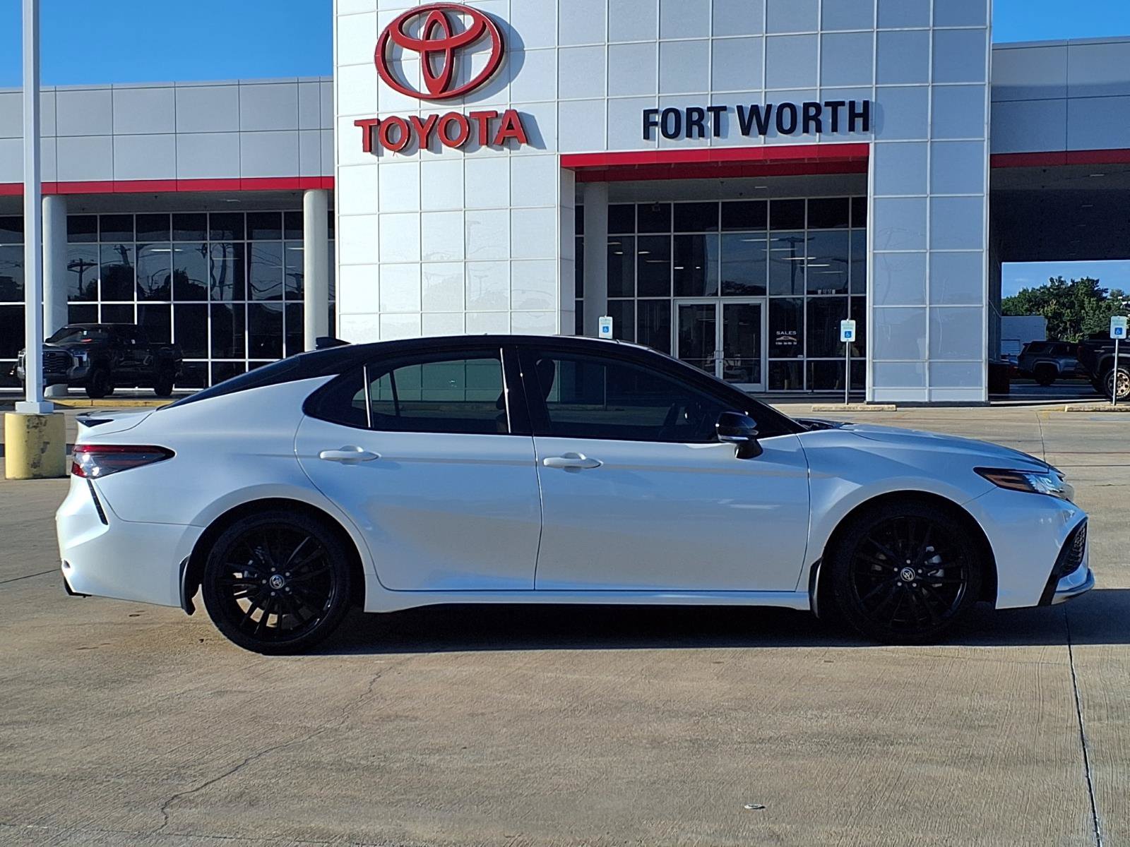 Used 2023 Toyota Camry XSE w/ Navigation Package FWD image 10