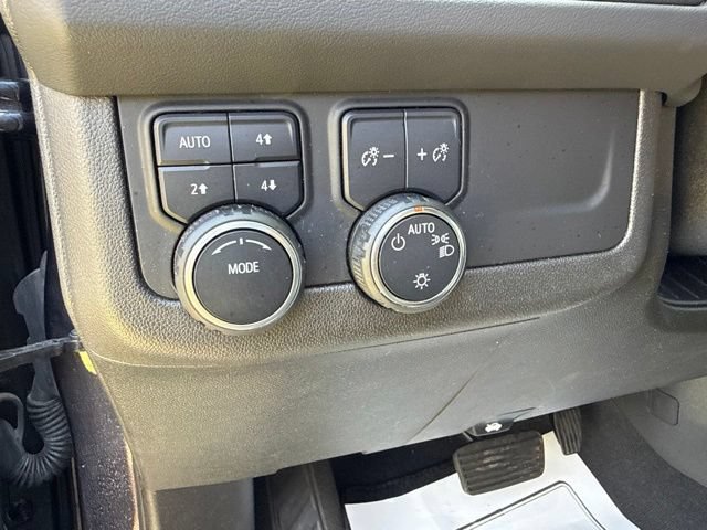 Used 2022 Chevrolet Suburban Premier AWD/4WD image 34