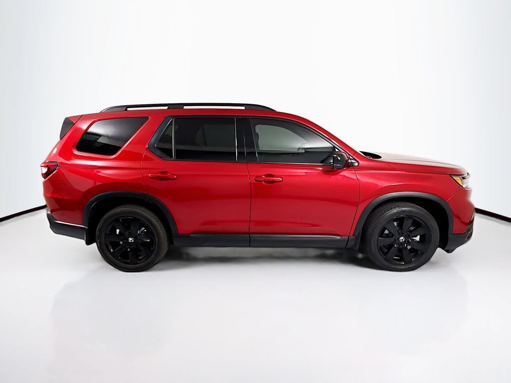 Certified 2025 Honda Pilot Black Edition image 4