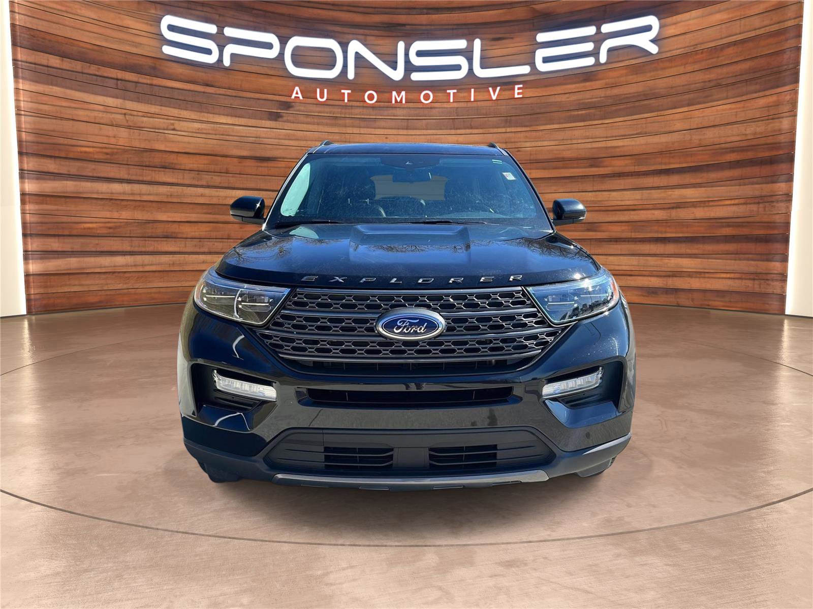 Used 2023 Ford Explorer XLT w/ Equipment Group 202A image 10