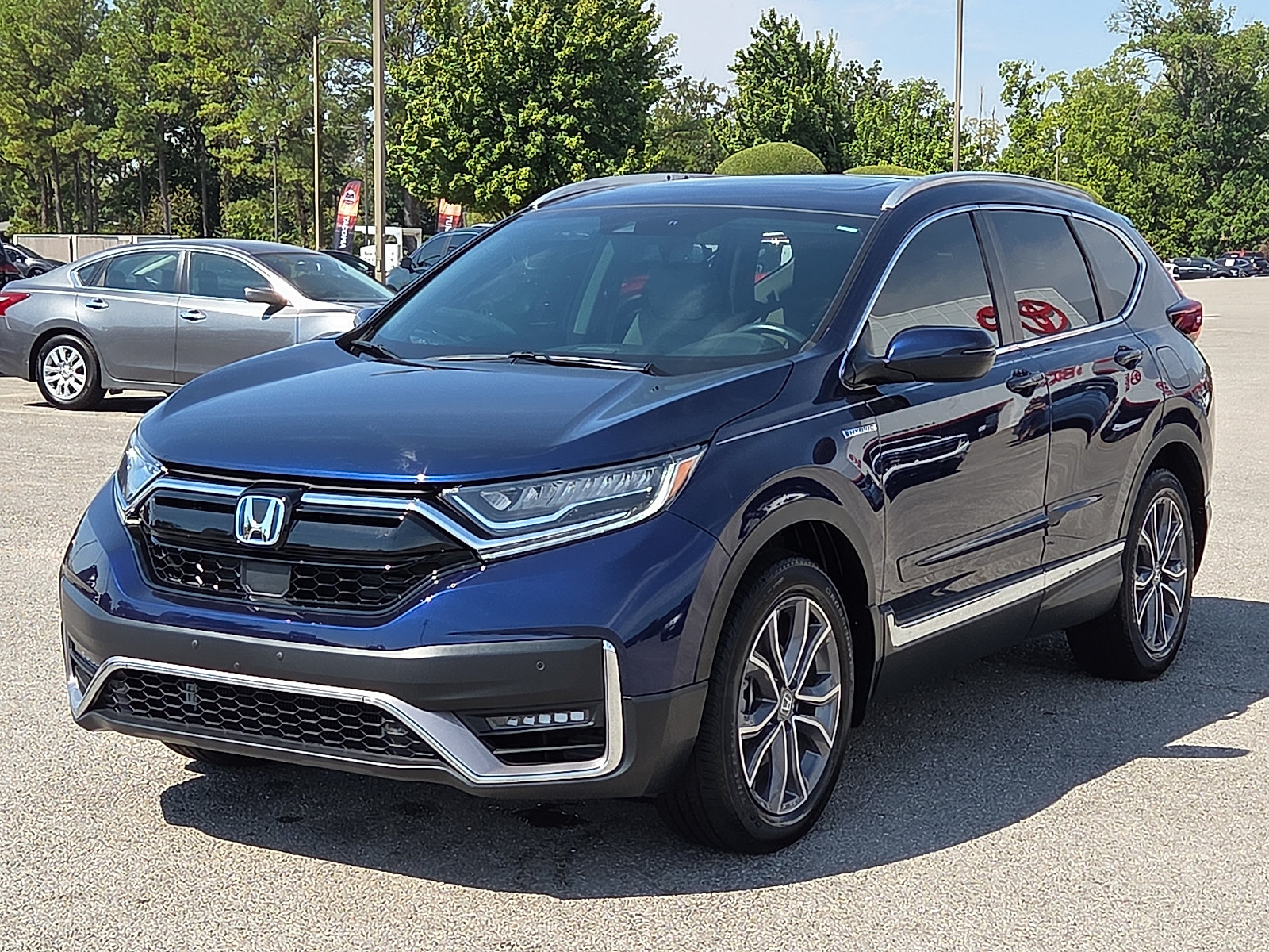 Used 2022 Honda CR-V Touring image 2