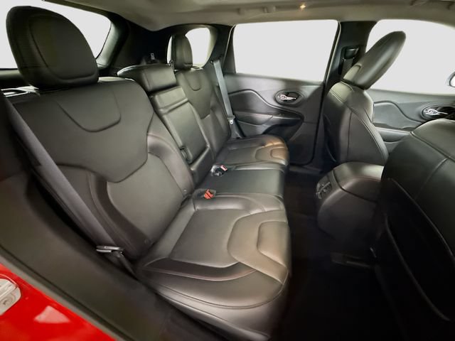 Used 2019 Jeep Cherokee Trailhawk AWD/4WD image 27