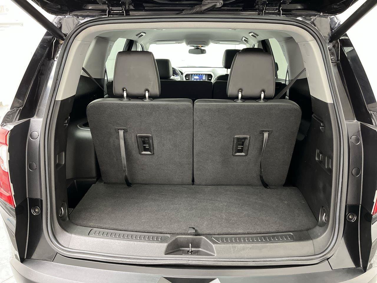 Certified 2023 GMC Acadia SLT AWD/4WD image 3