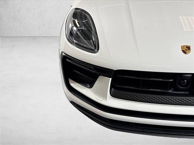 Certified 2026 Porsche Macan AWD/4WD image 28