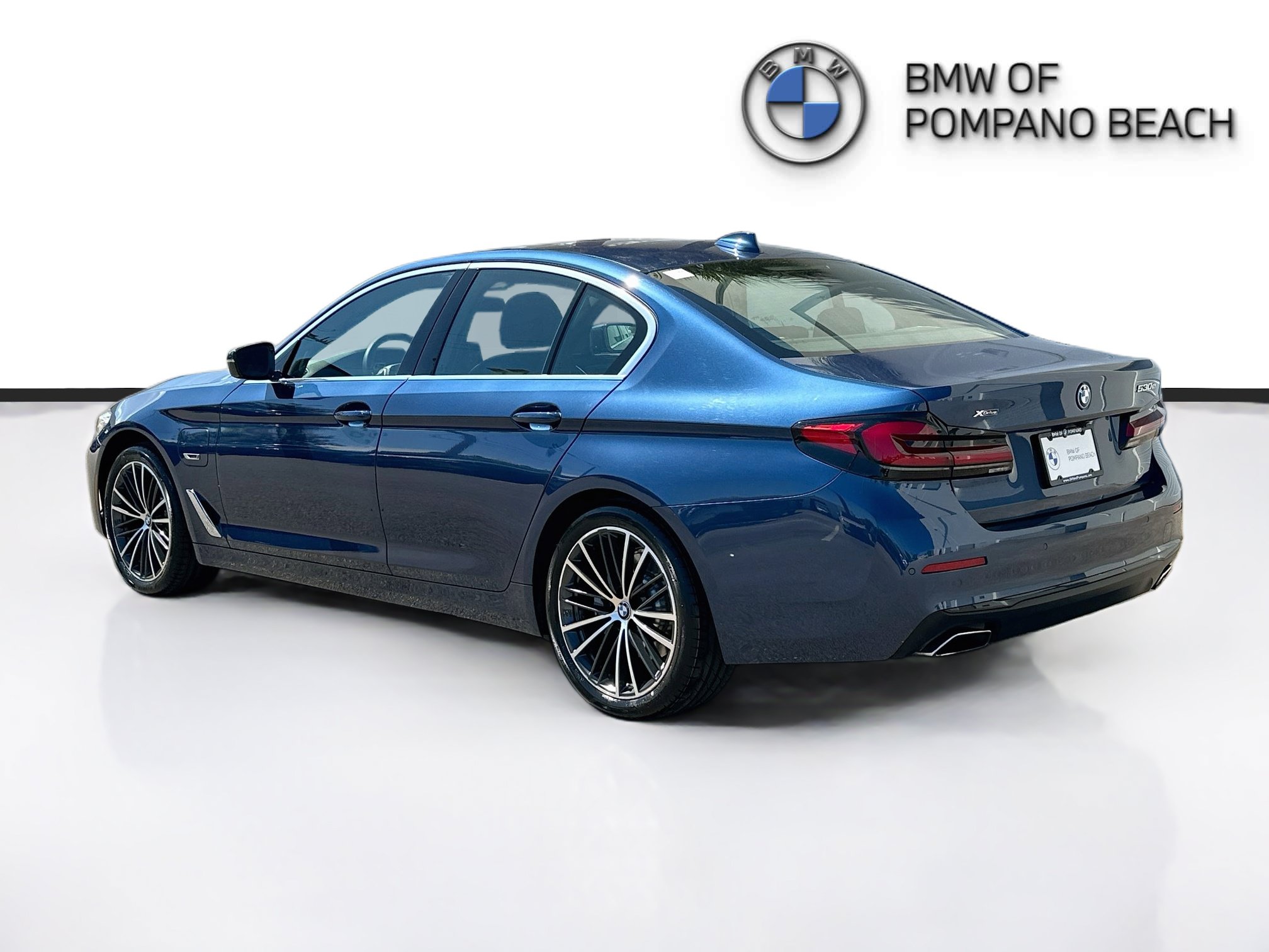 Certified 2023 BMW 530e xDrive w/ Premium Package AWD/4WD image 5