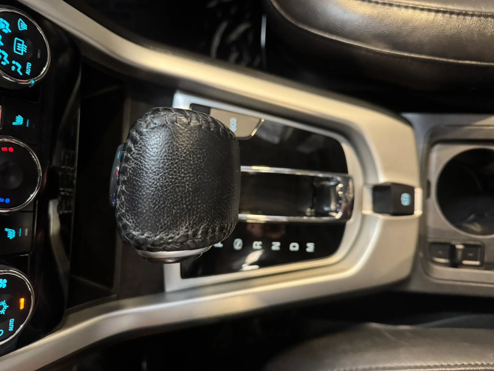 Used 2013 Chevrolet Captiva Sport LTZ FWD image 18