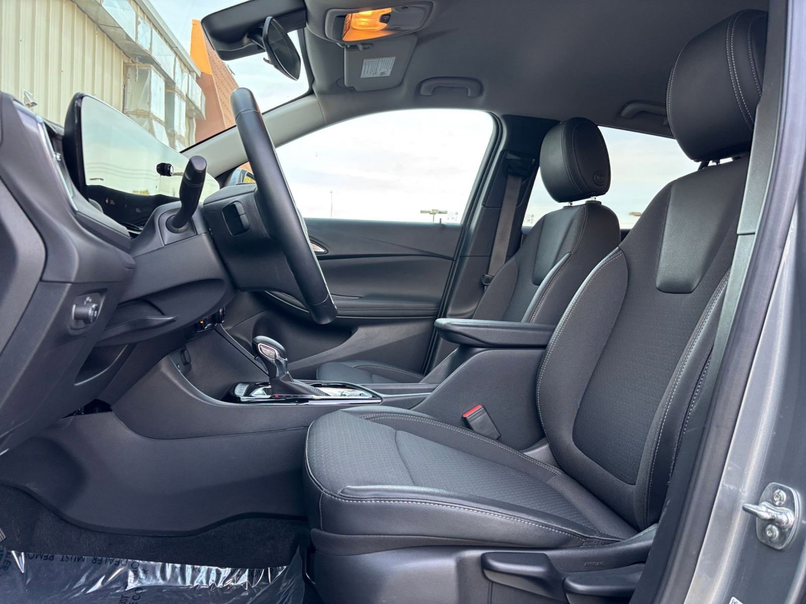 Used 2025 Buick Encore GX Preferred image 24