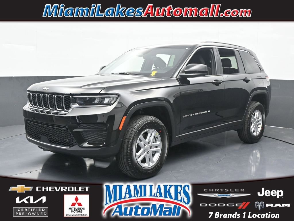 Used 2025 Jeep Grand Cherokee Laredo AWD/4WD image 1