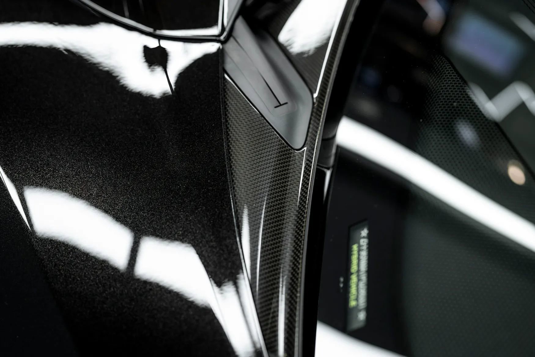 Used 2023 Ferrari SF90 Spider image 30