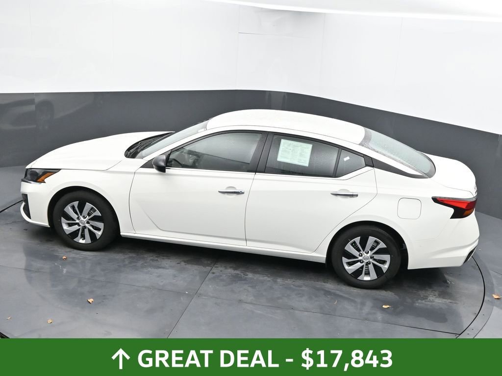 Used 2024 Nissan Altima 2.5 S FWD image 39