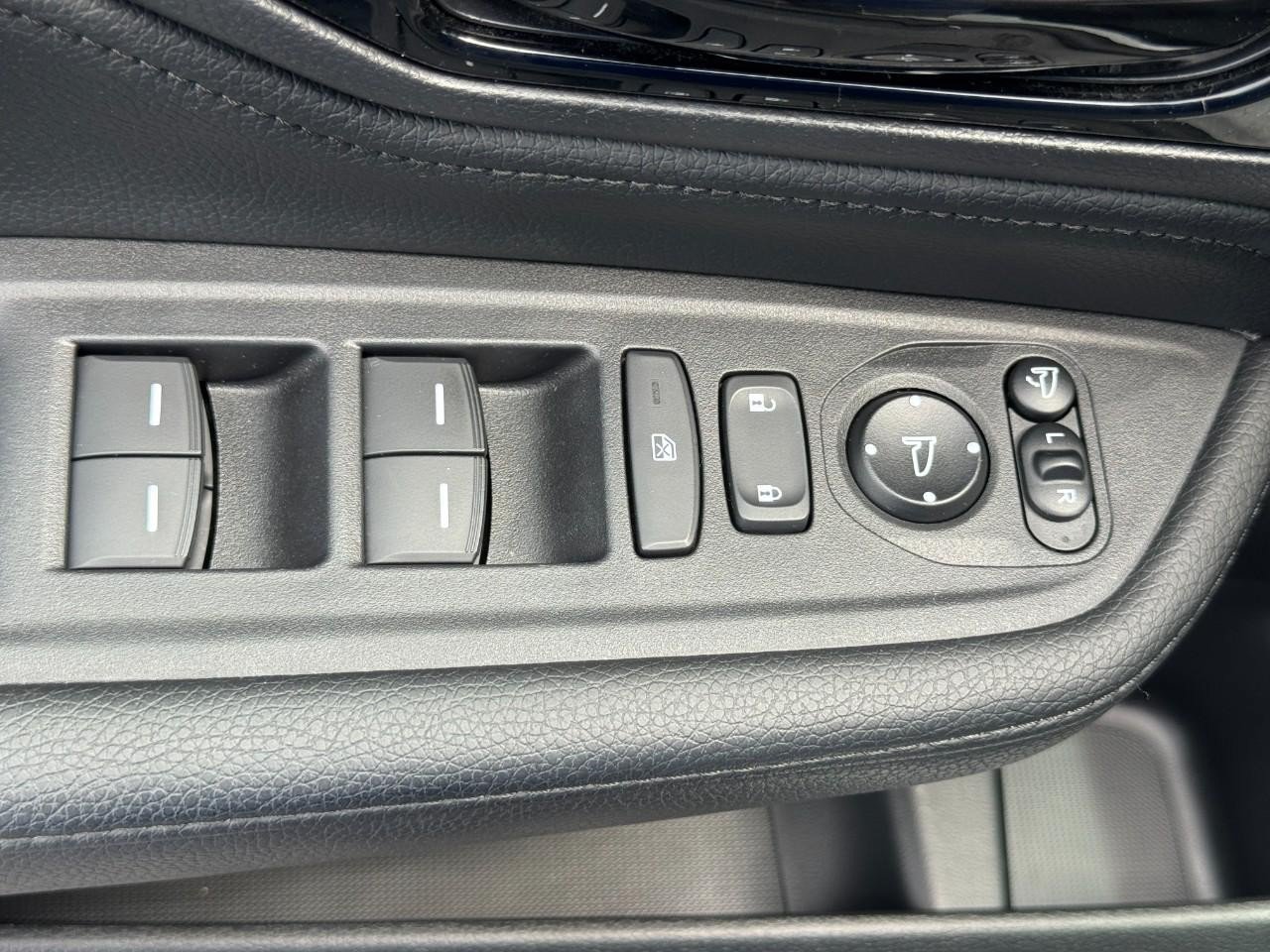 Used 2025 Honda Odyssey Elite image 19
