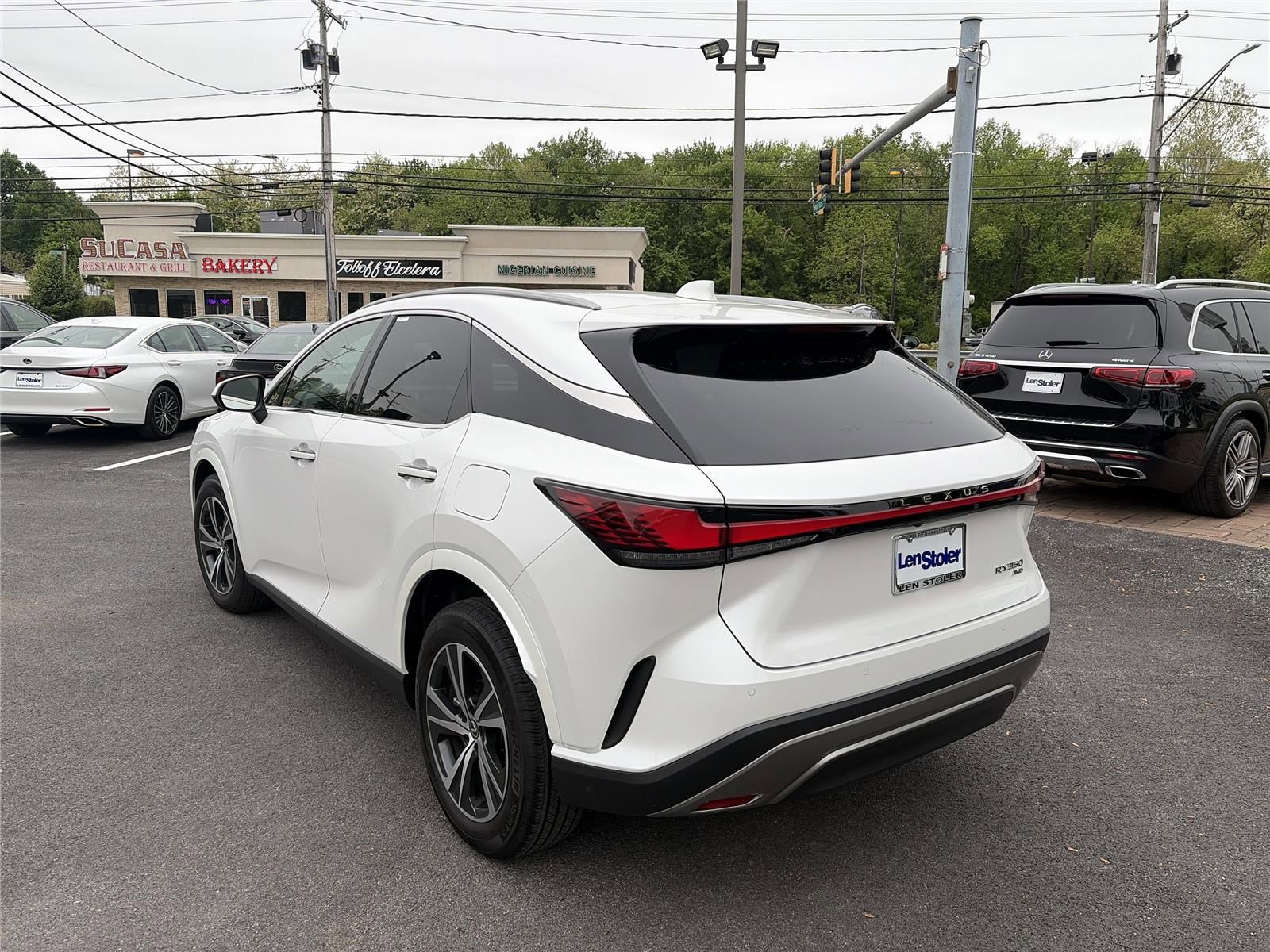 Used 2025 Lexus RX 350 Premium w/ Accessory Package AWD/4WD image 3