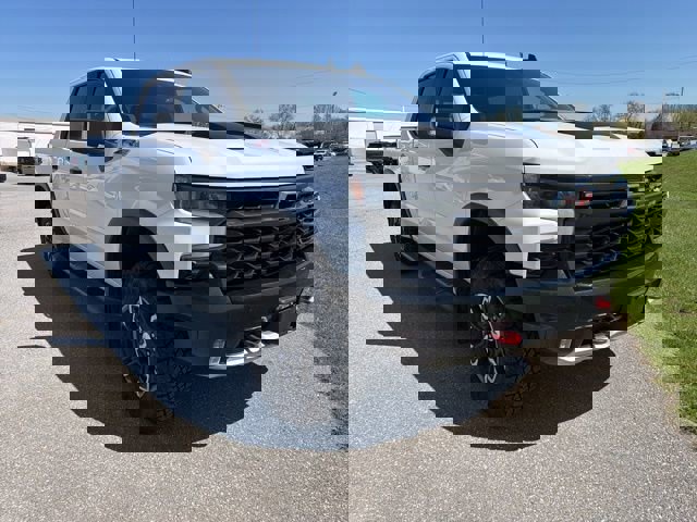 Used 2024 Chevrolet Silverado 1500 ZR2 image 1