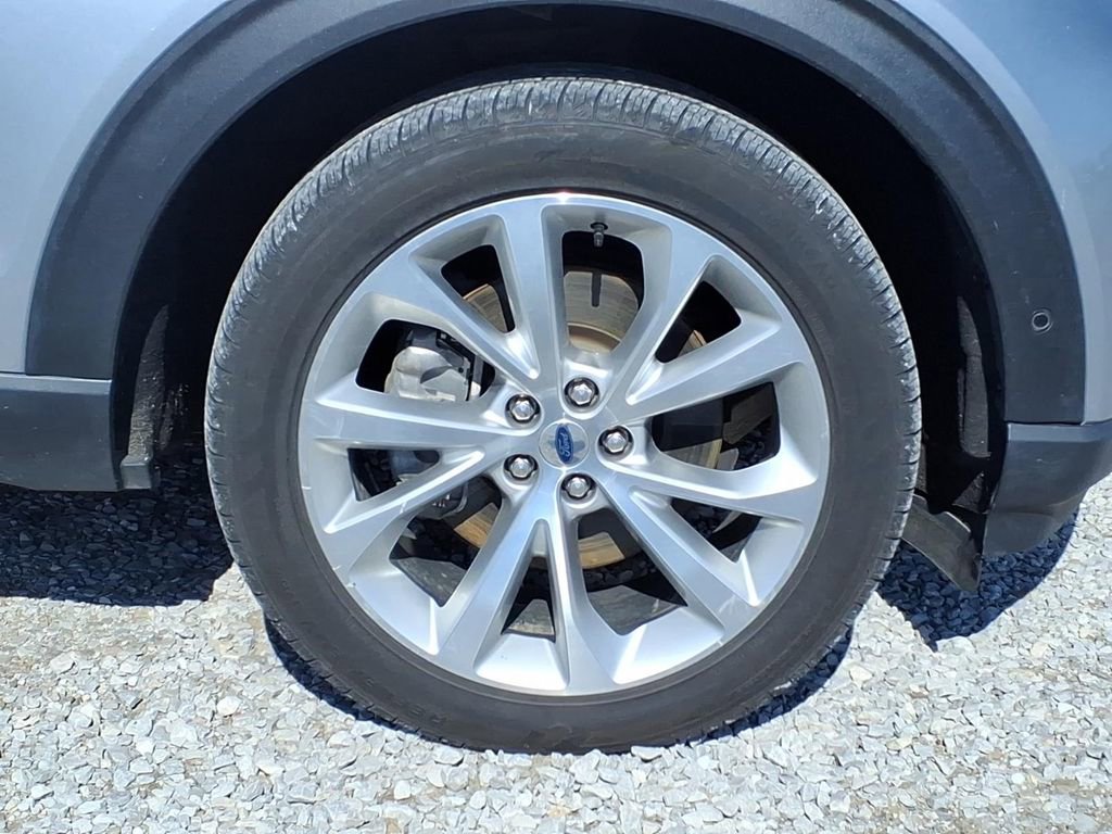 Used 2022 Ford Explorer Platinum w/ Premium Technology Package image 10