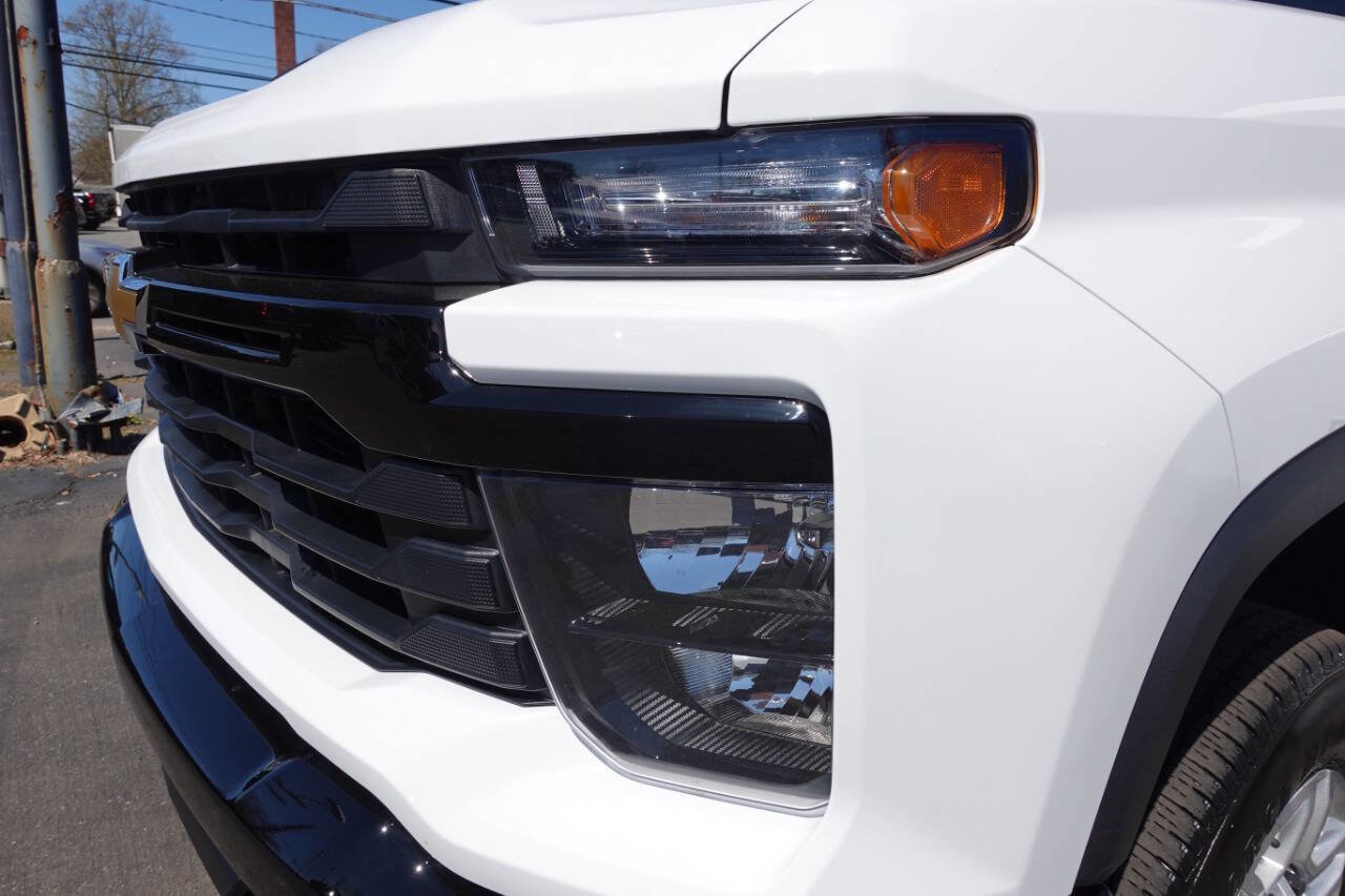 Used 2025 Chevrolet Silverado 2500 W/T AWD/4WD image 59