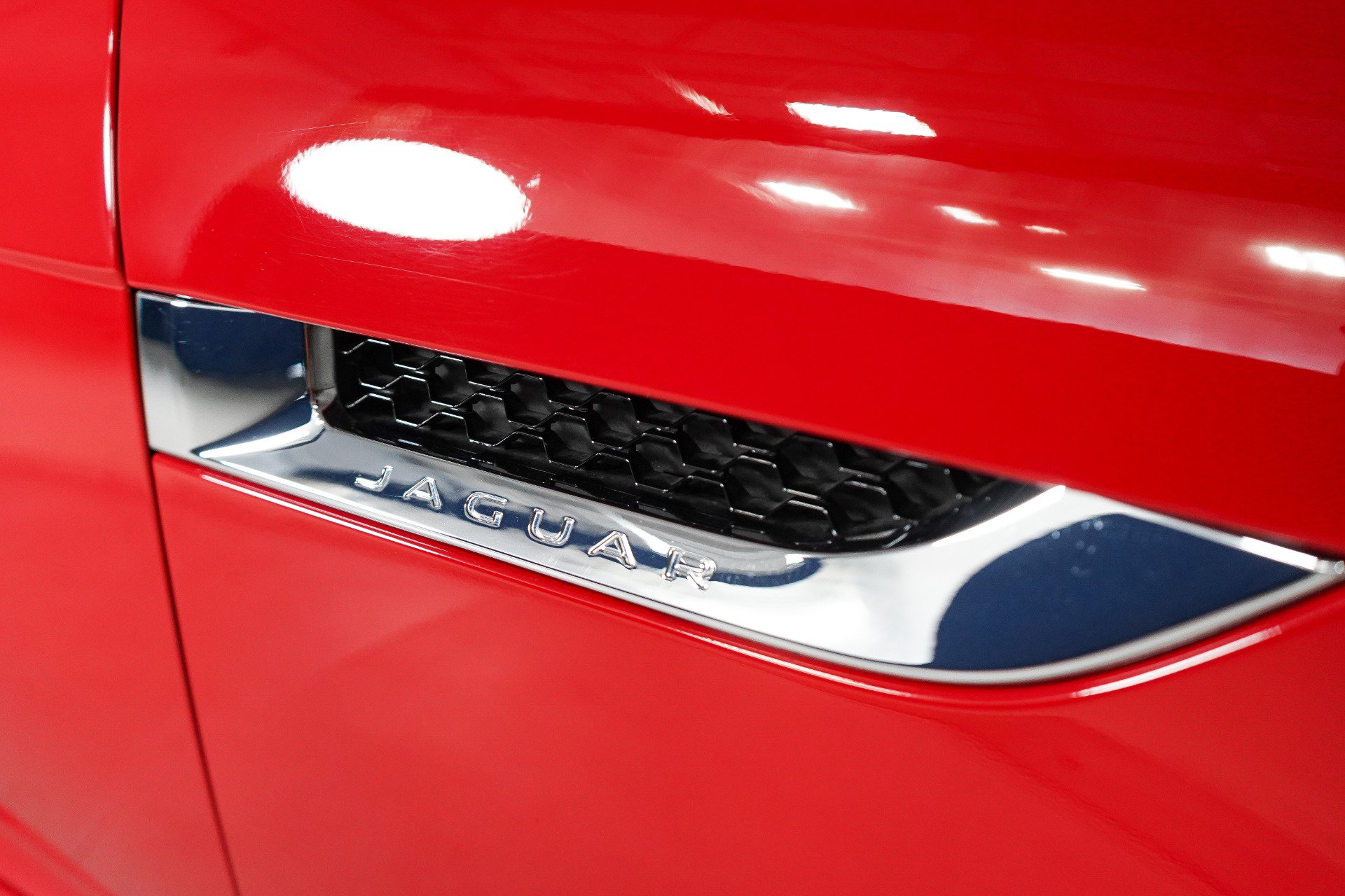 Used 2014 Jaguar F-TYPE S RWD image 29