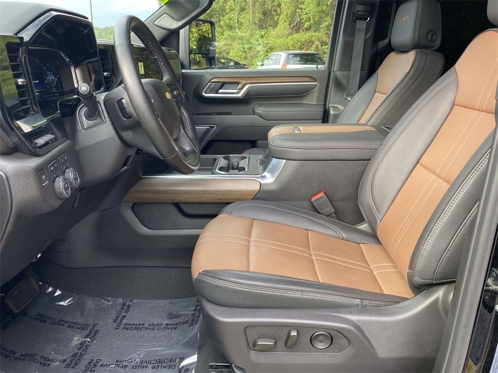Used 2025 Chevrolet Silverado 2500 High Country w/ High Country Premium Package image 13
