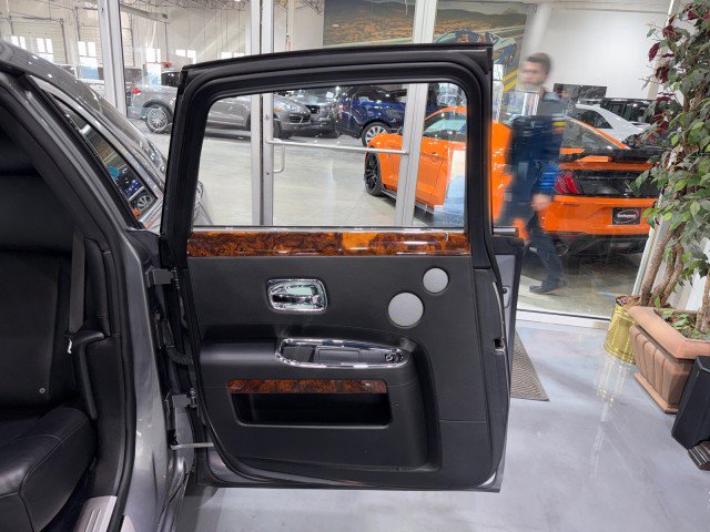 Used 2010 Rolls-Royce Ghost RWD image 52