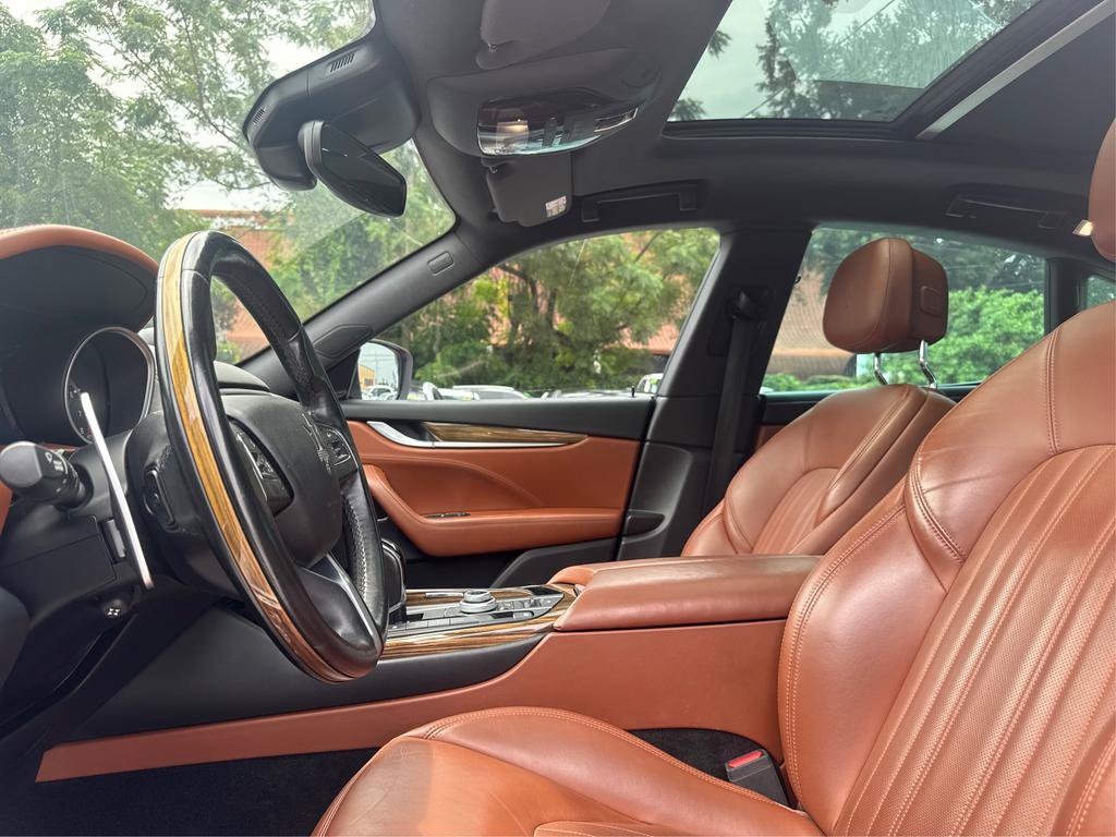 Used 2017 Maserati Levante w/ Luxury Package AWD/4WD image 9
