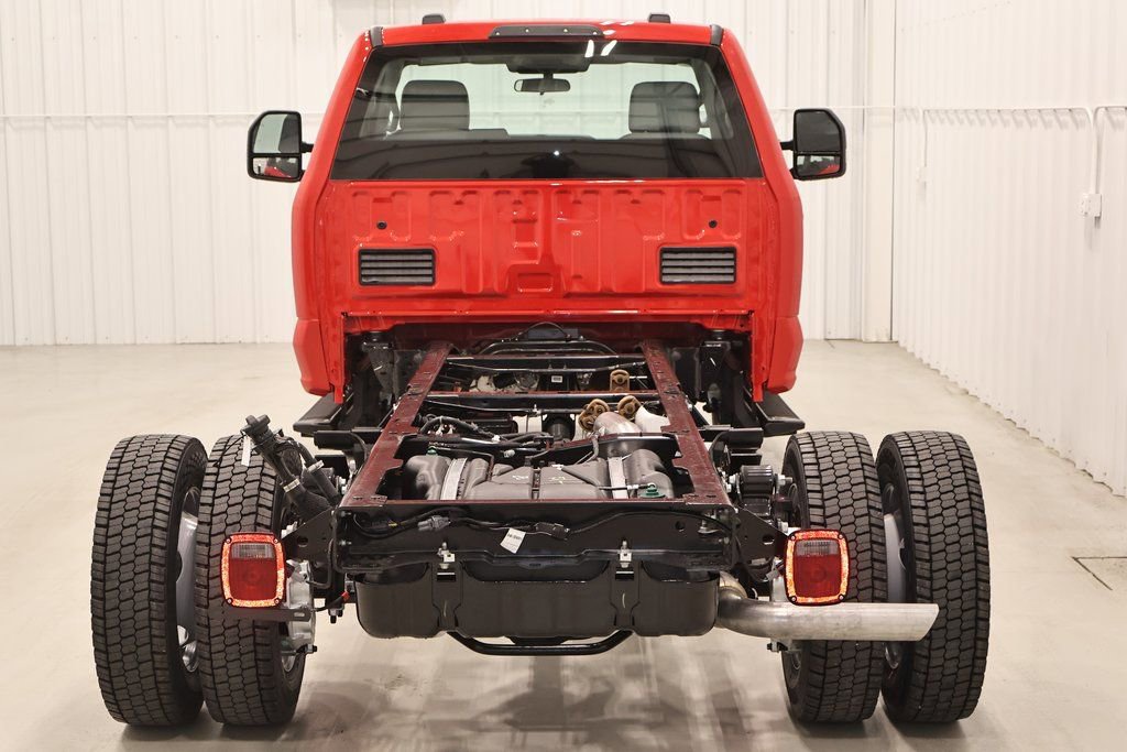 New 2026 Ford F550 4x4 Regular Cab Super Duty image 7