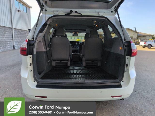 Used 2020 Toyota Sienna XLE w/ XLE Navigation Package AWD/4WD image 27