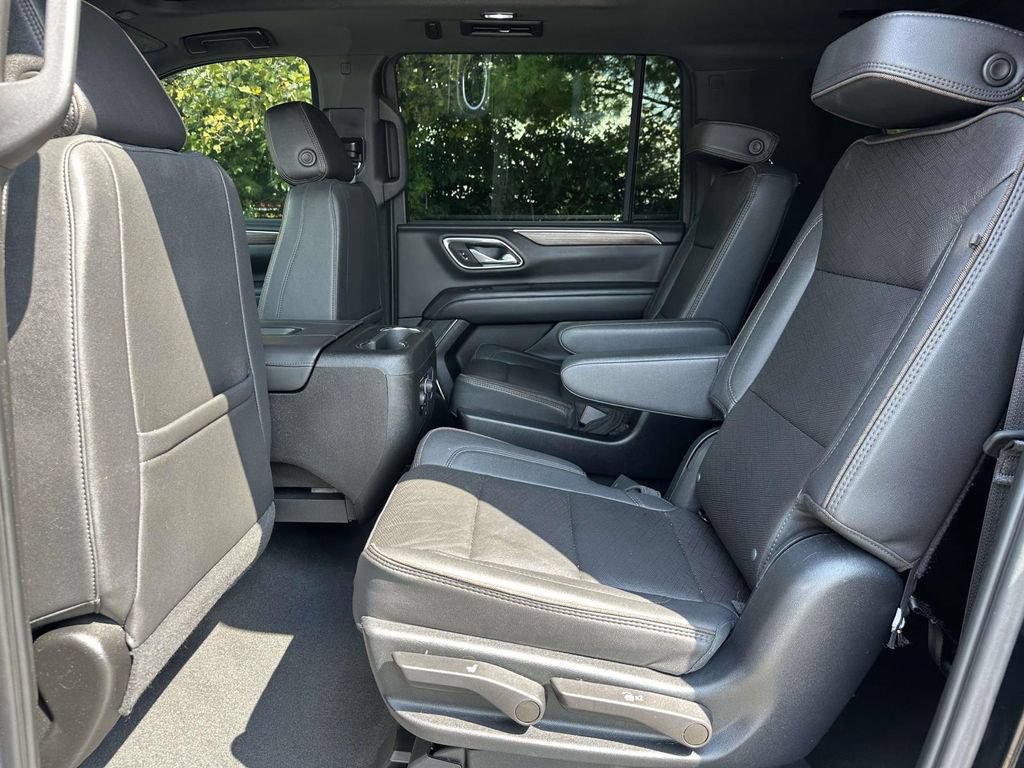 Used 2023 Chevrolet Suburban High Country AWD/4WD image 10