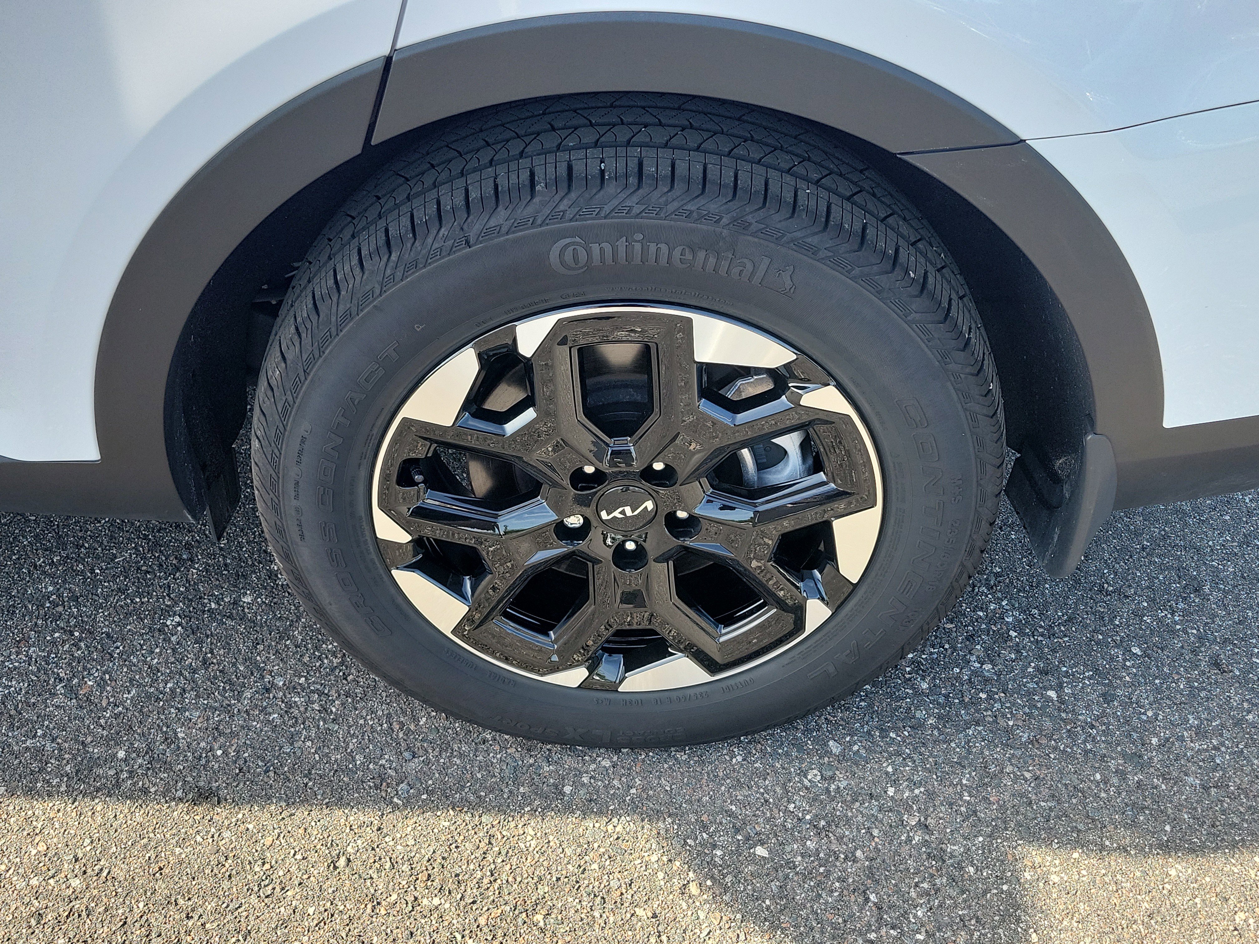 Certified 2025 Kia Sorento S w/ Panoramic Sunroof Package FWD image 40