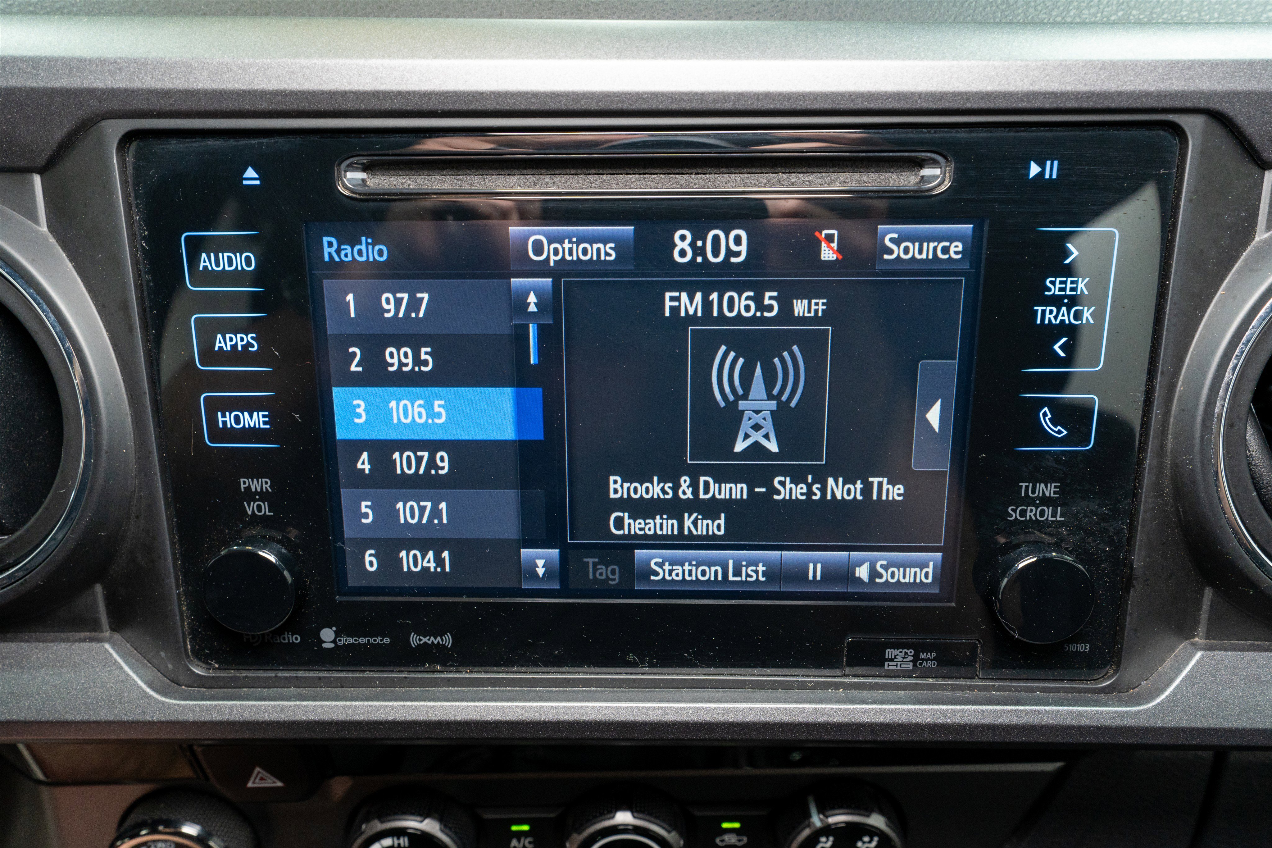 Used 2018 Toyota Tacoma TRD Off-Road image 18