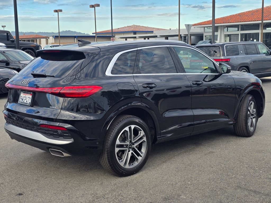 Used 2025 Audi Q5 Premium w/ Convenience Package AWD/4WD image 4
