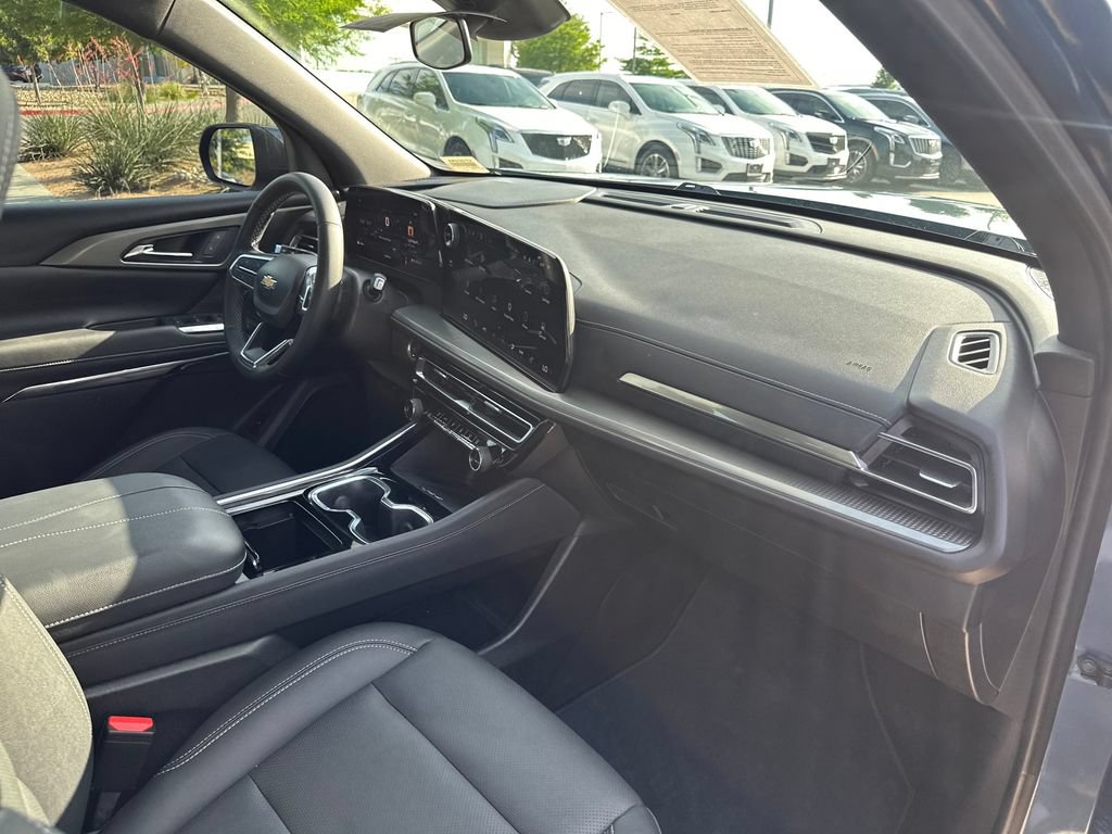 Used 2024 Chevrolet Traverse LT FWD image 37