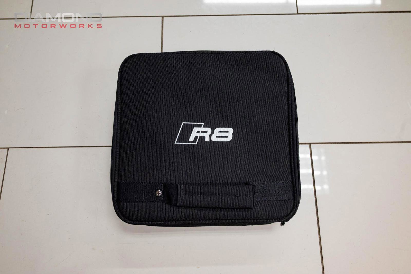 Used 2018 Audi R8 V10 w/ Carbon Exterior Package image 93