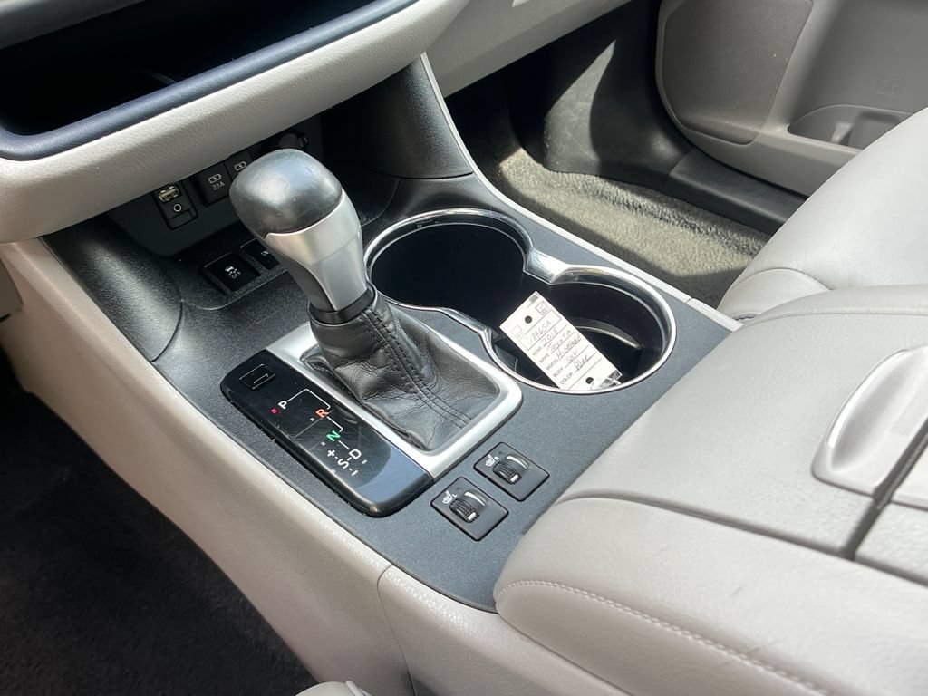 Used 2018 Toyota Highlander XLE AWD/4WD image 20