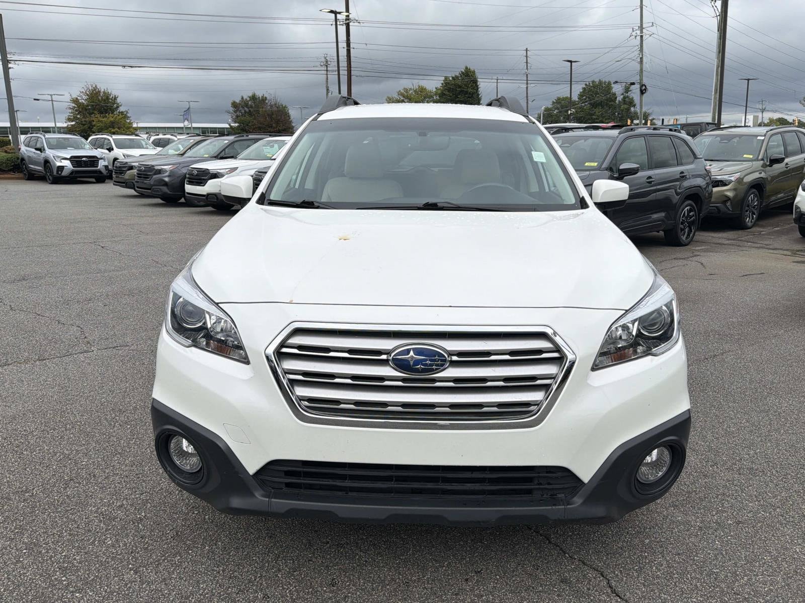 Used 2017 Subaru Outback 2.5i Premium AWD/4WD image 4