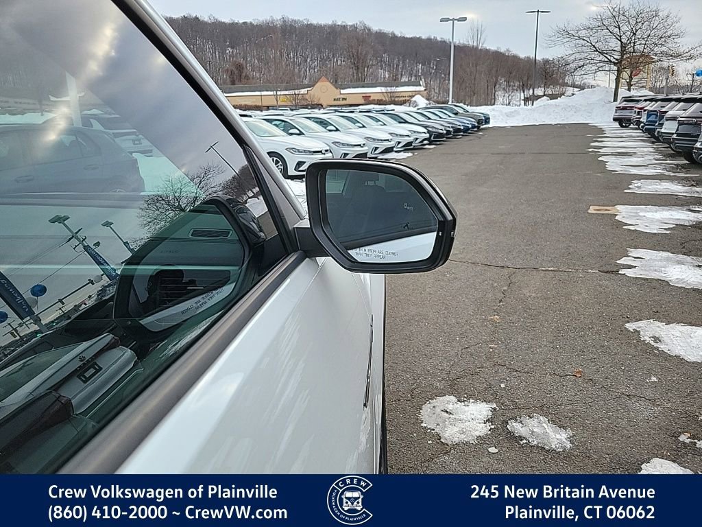 Certified 2023 Volkswagen Atlas SEL R-Line image 34