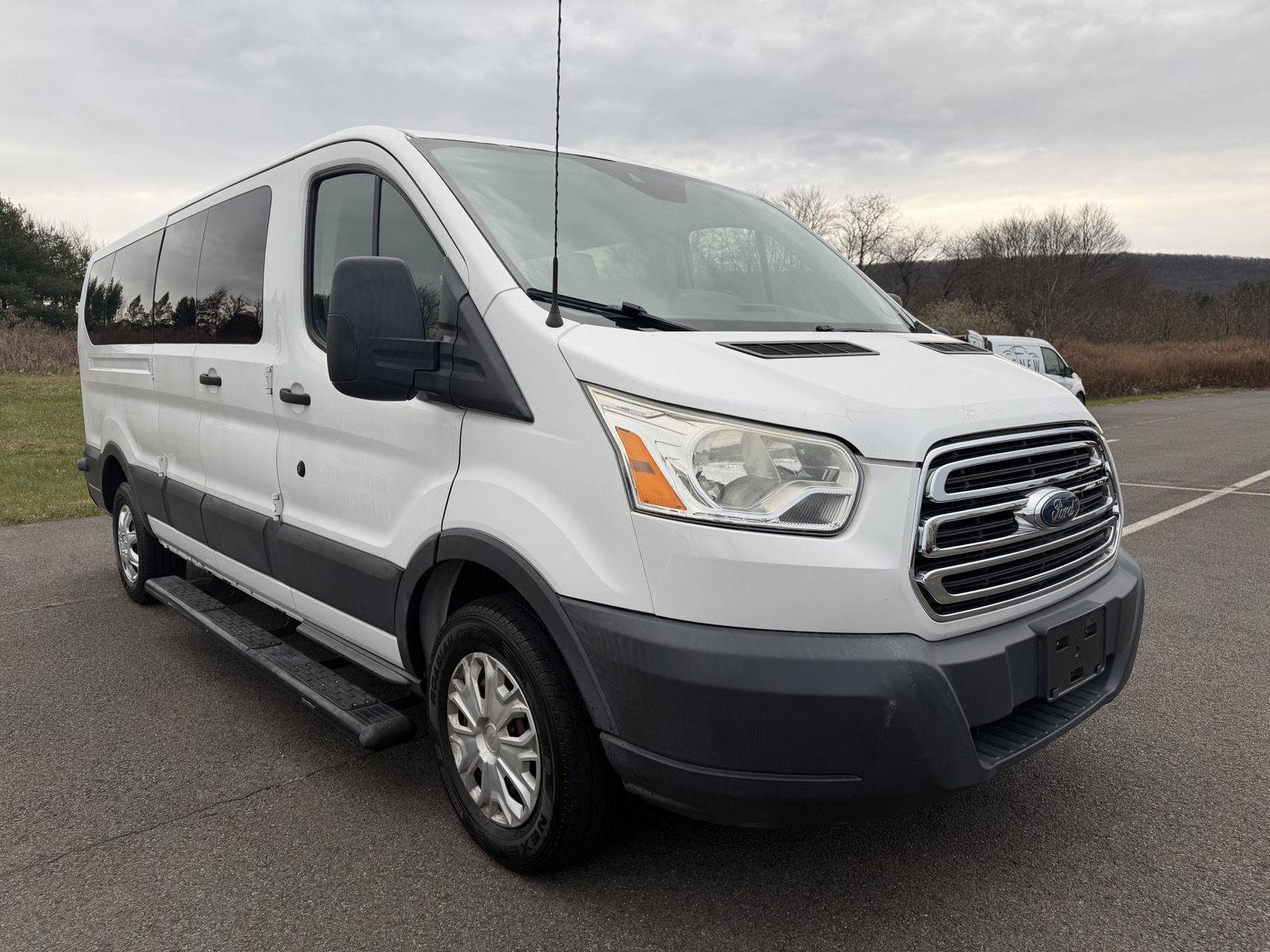 Used 2015 Ford Transit 350 XLT image 10
