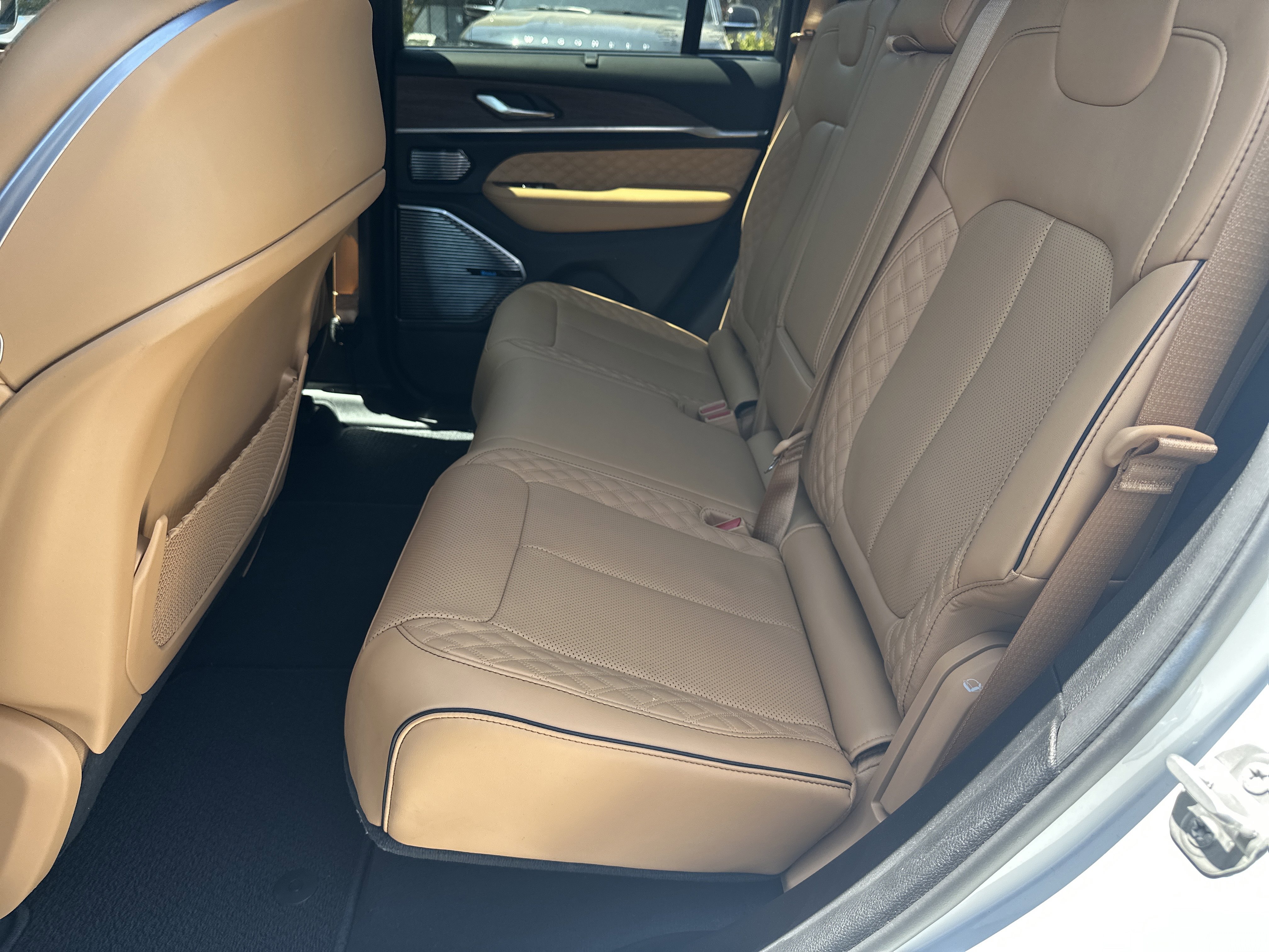 Used 2023 Jeep Grand Cherokee Summit w/ Advanced Protech Group IV AWD/4WD image 24