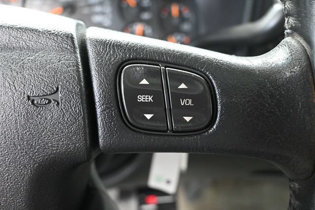 Used 2005 Chevrolet Silverado 2500 LS w/ Heavy-Duty Power Package AWD/4WD image 36