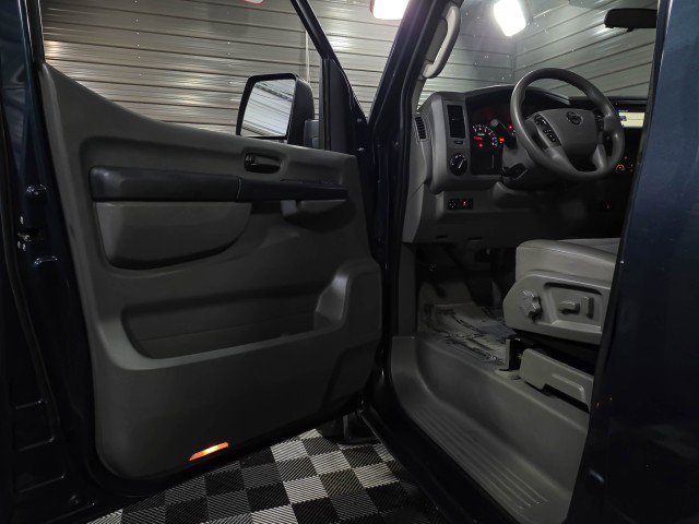 Used 2015 Nissan NV 3500 SV w/ Technology Package image 28