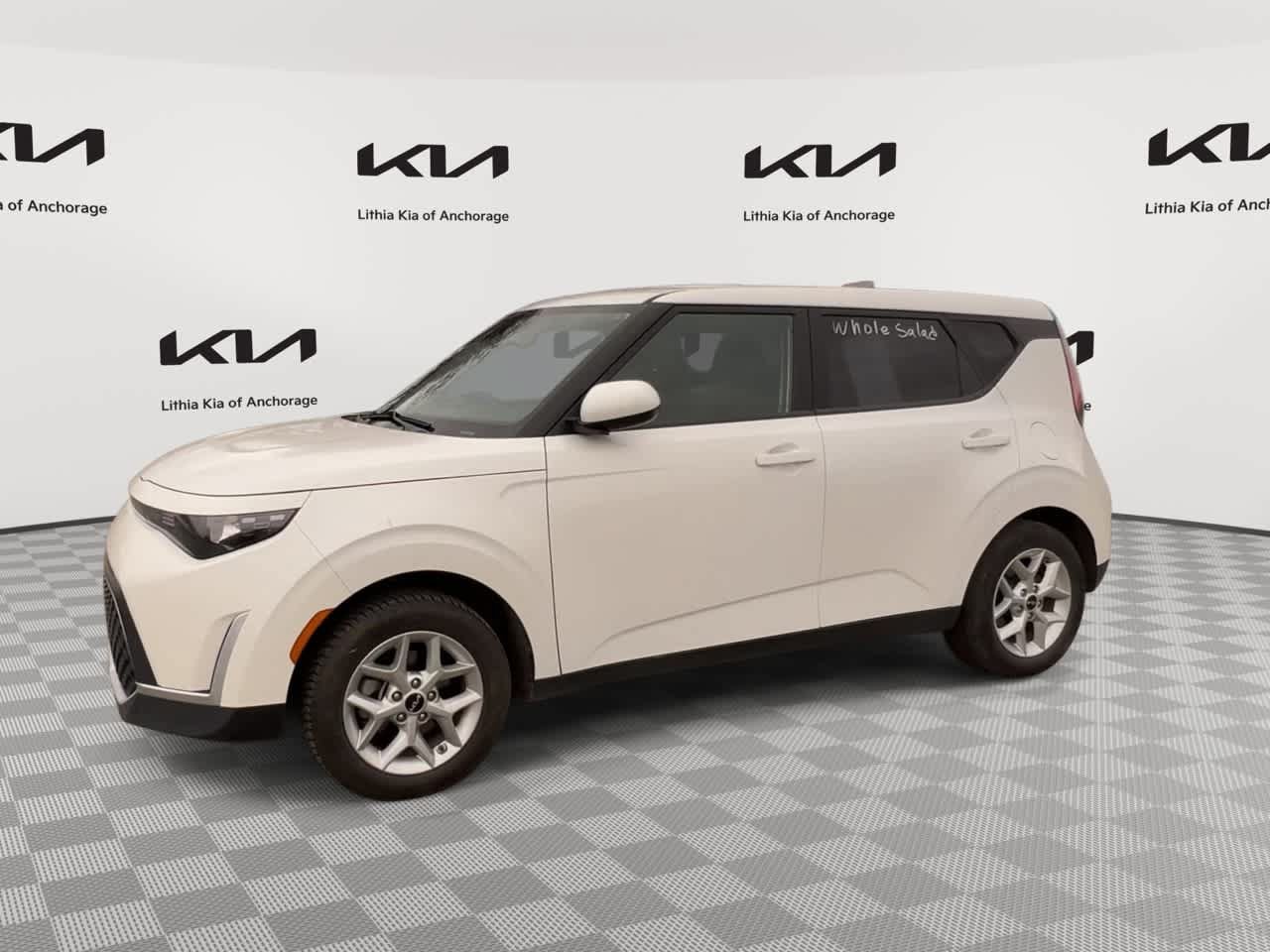 Used 2024 Kia Soul LX w/ Option Group 015 FWD image 4