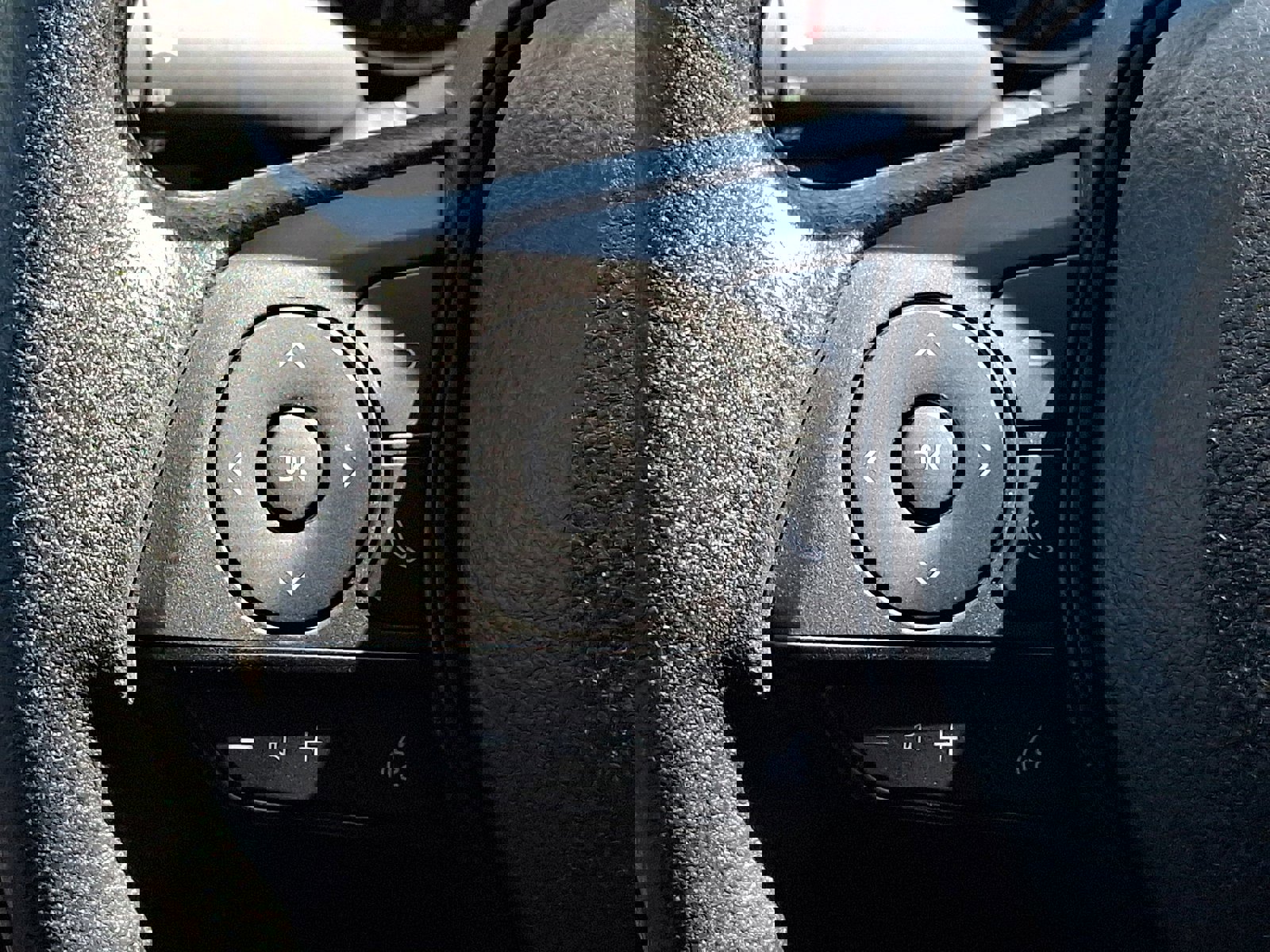 Used 2022 Toyota RAV4 LE image 20