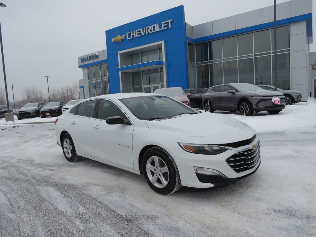 Used 2022 Chevrolet Malibu LS image 1