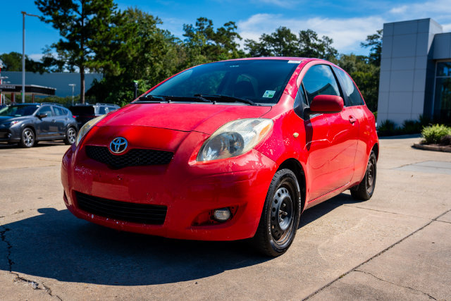 Used 2009 Toyota Yaris 2-Door Hatchback FWD image 11