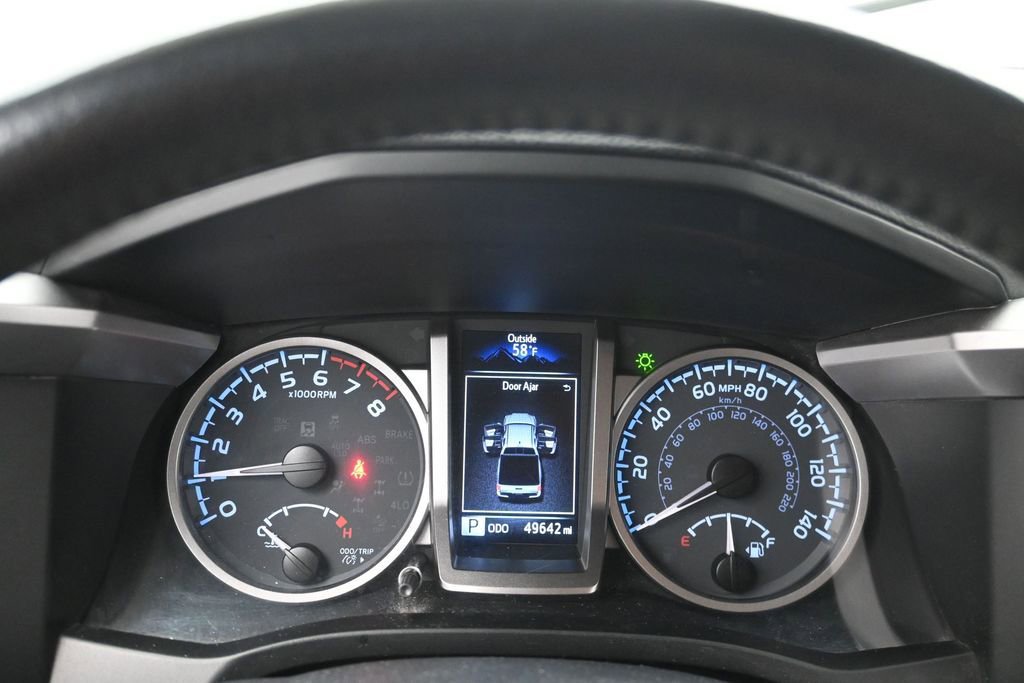 Used 2022 Toyota Tacoma SR5 AWD/4WD image 17