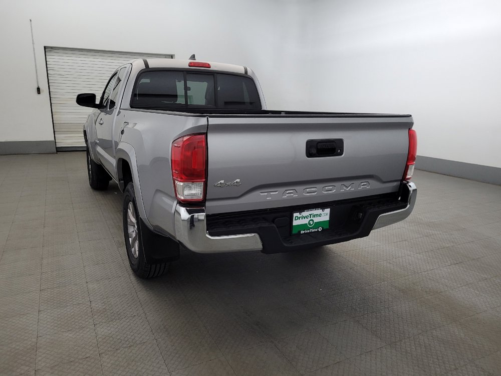 Used 2016 Toyota Tacoma SR5 AWD/4WD image 6