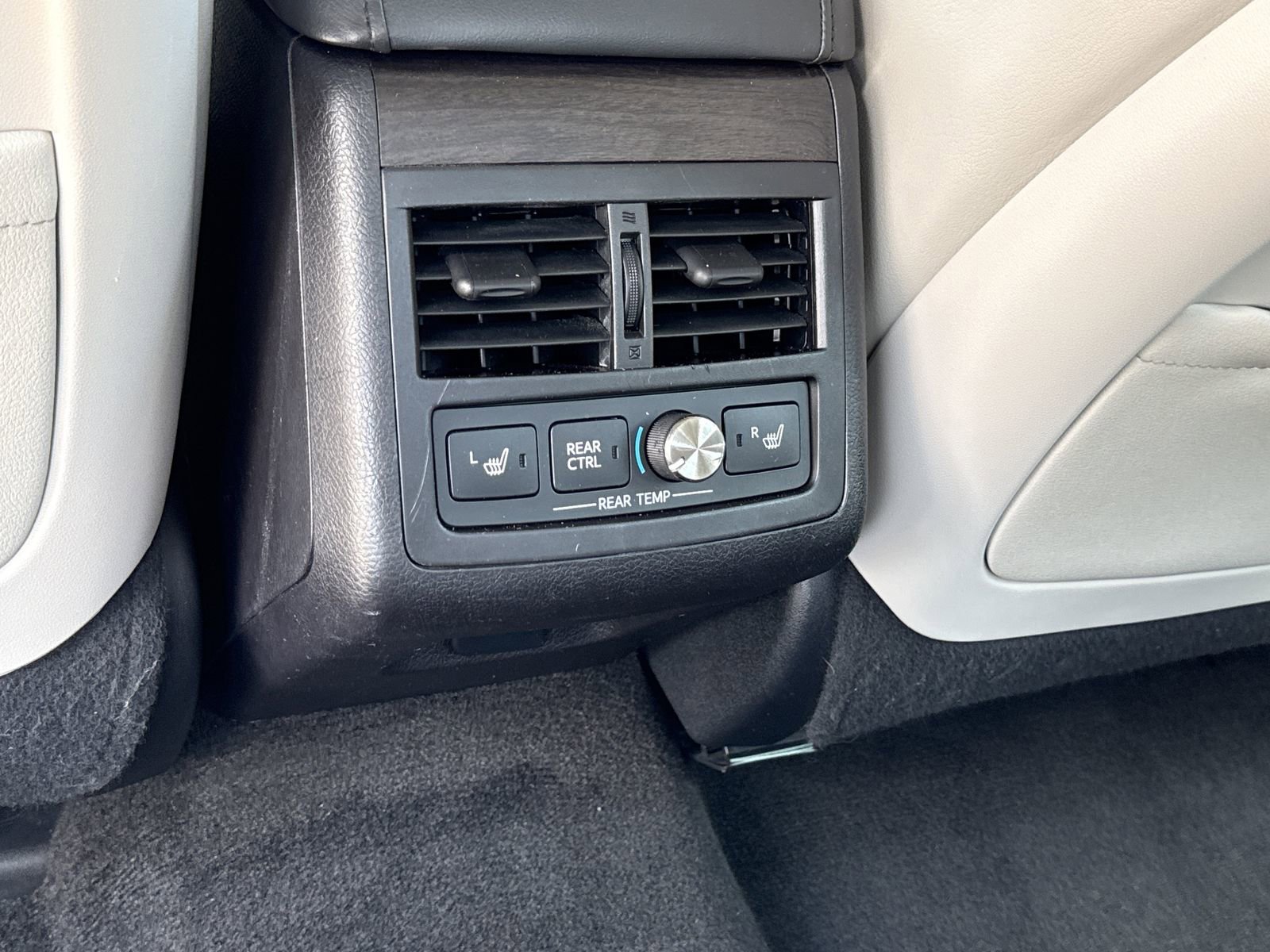Used 2017 Toyota Avalon Limited FWD image 11
