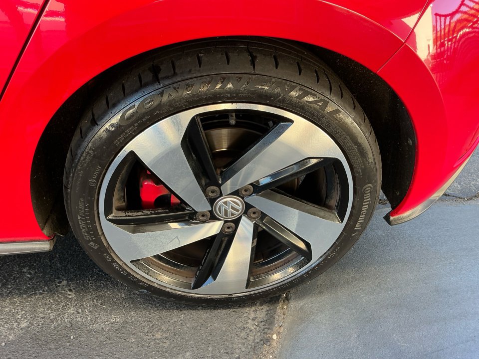 Used 2018 Volkswagen GTI SE w/ SE Leather Package image 26